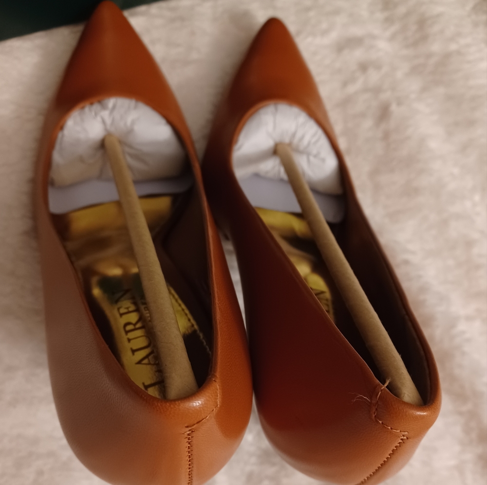 Shoes - Picture 2 of 9